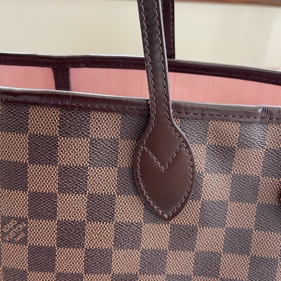 Louis Vuitton Neverfull MM Damier Ebene | Rose Ballerine Interior - Picture 8 of 11